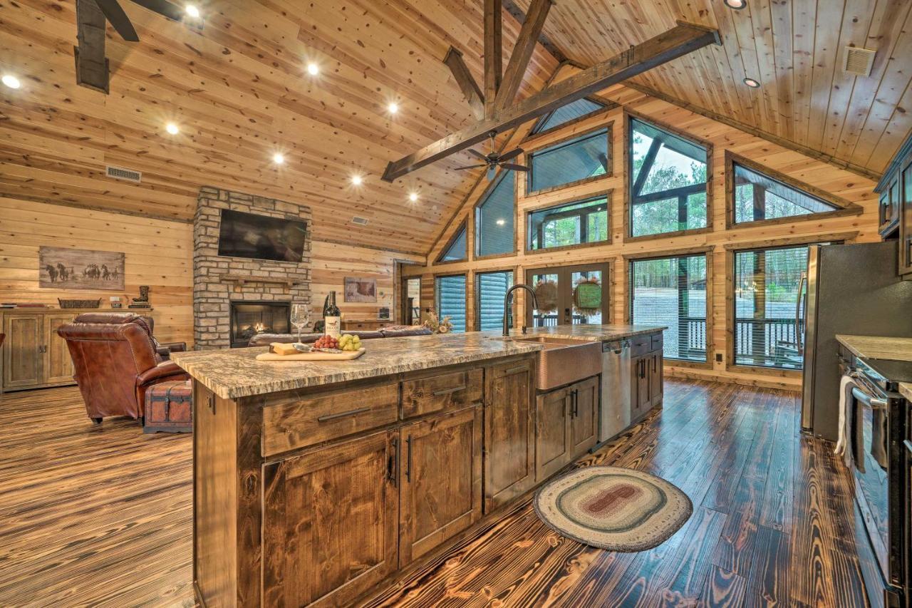 Broken Bow Cabin Deck With Hot Tub And Pool Table! Dış mekan fotoğraf