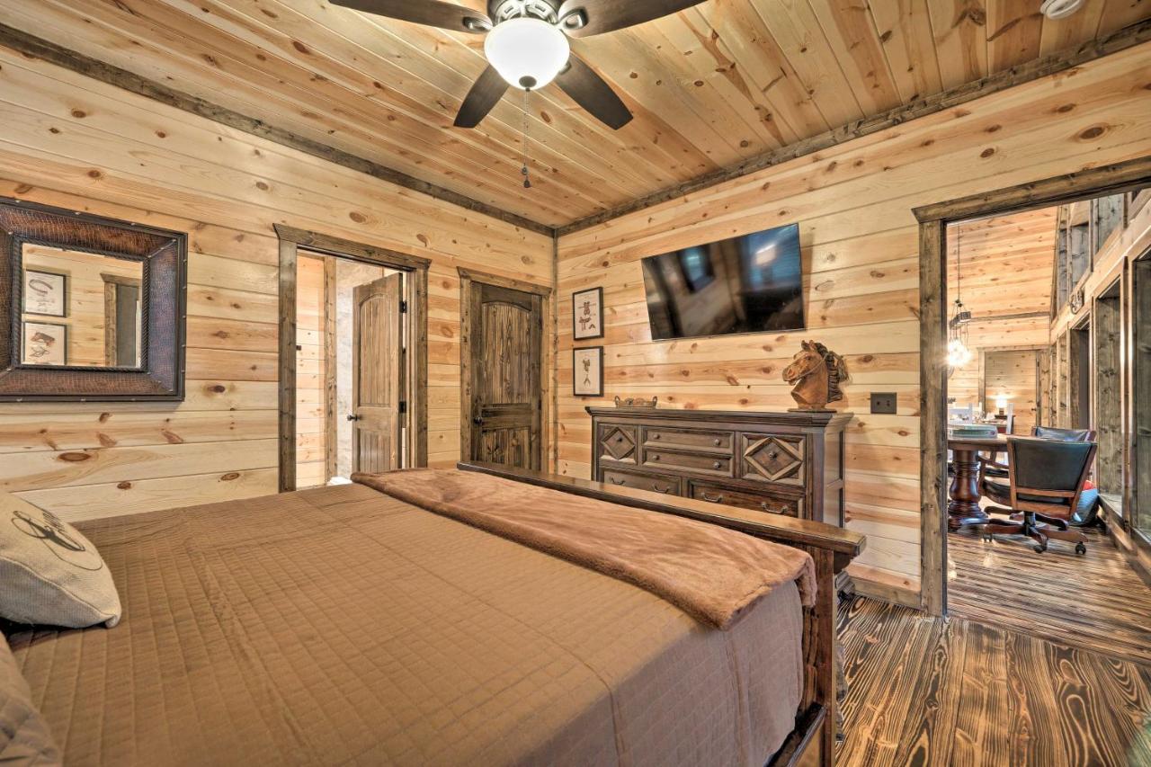 Broken Bow Cabin Deck With Hot Tub And Pool Table! Dış mekan fotoğraf