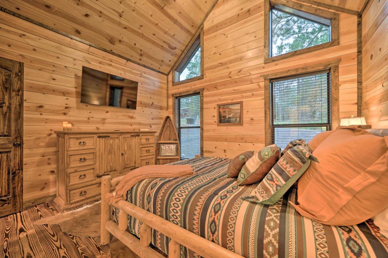 Broken Bow Cabin Deck With Hot Tub And Pool Table! Dış mekan fotoğraf