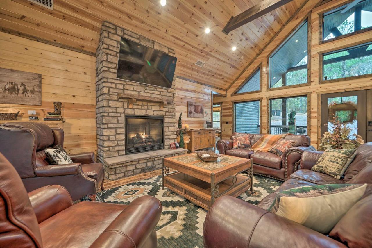 Broken Bow Cabin Deck With Hot Tub And Pool Table! Dış mekan fotoğraf