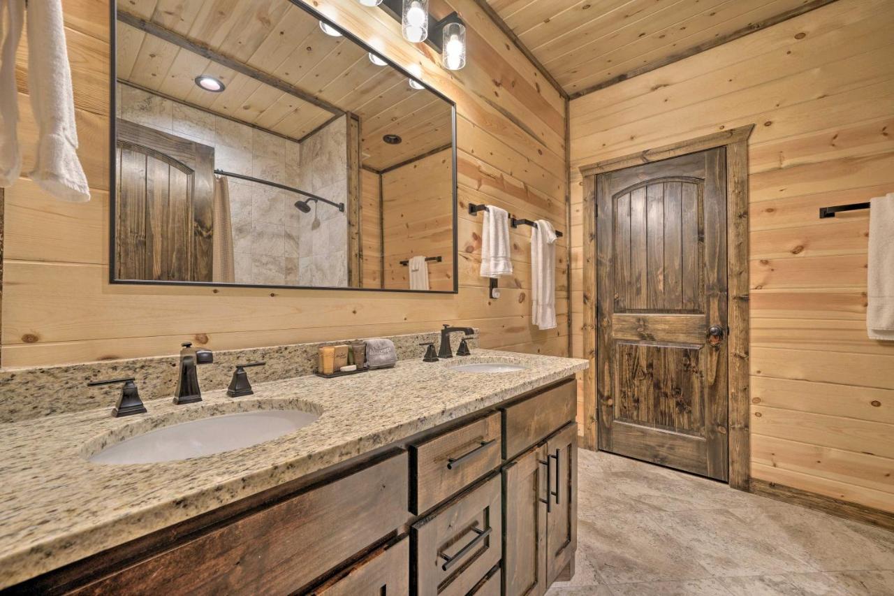 Broken Bow Cabin Deck With Hot Tub And Pool Table! Dış mekan fotoğraf