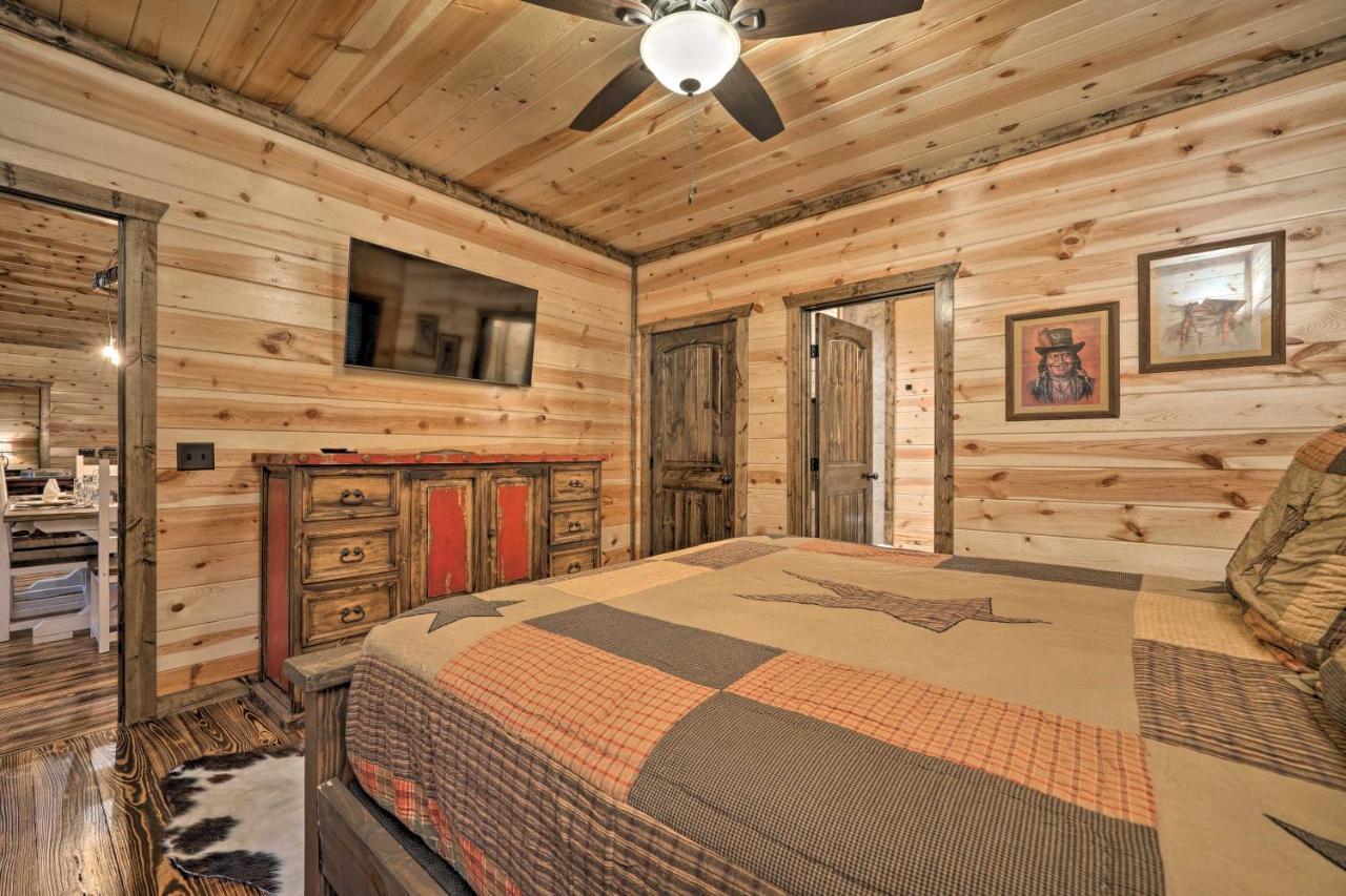 Broken Bow Cabin Deck With Hot Tub And Pool Table! Dış mekan fotoğraf